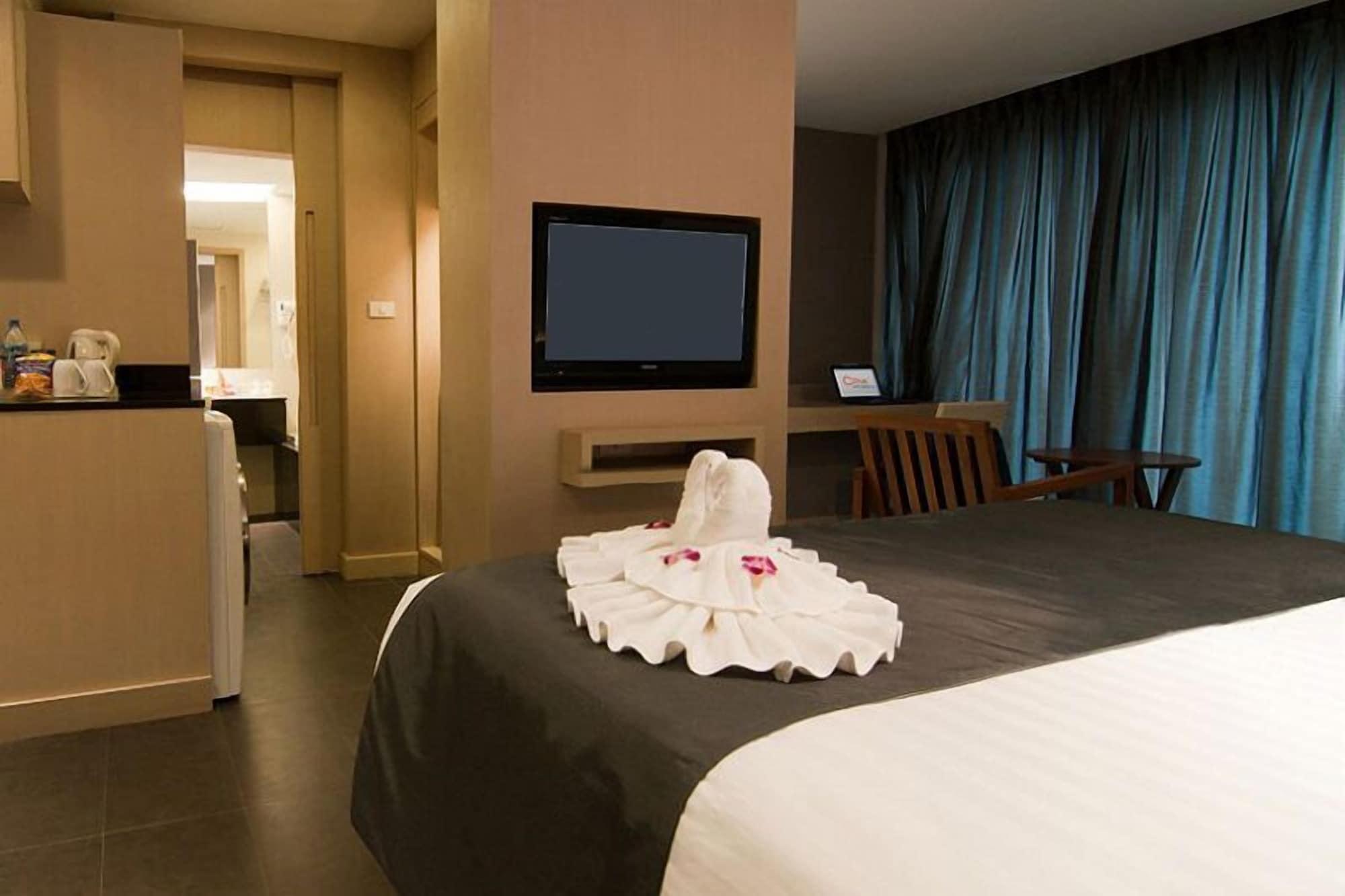 Ashlee Heights Hotel Patong Esterno foto