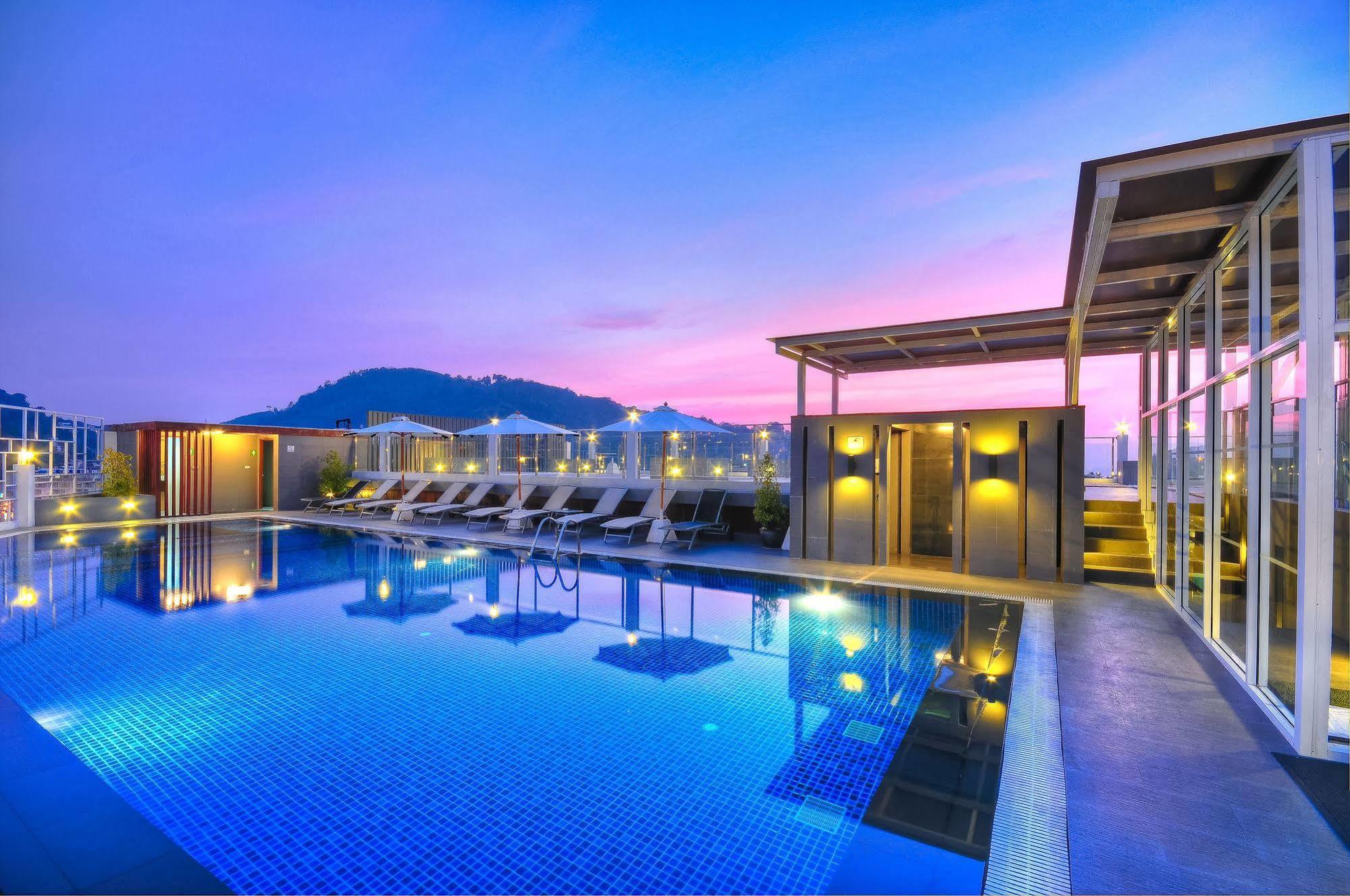 Ashlee Heights Hotel Patong Esterno foto